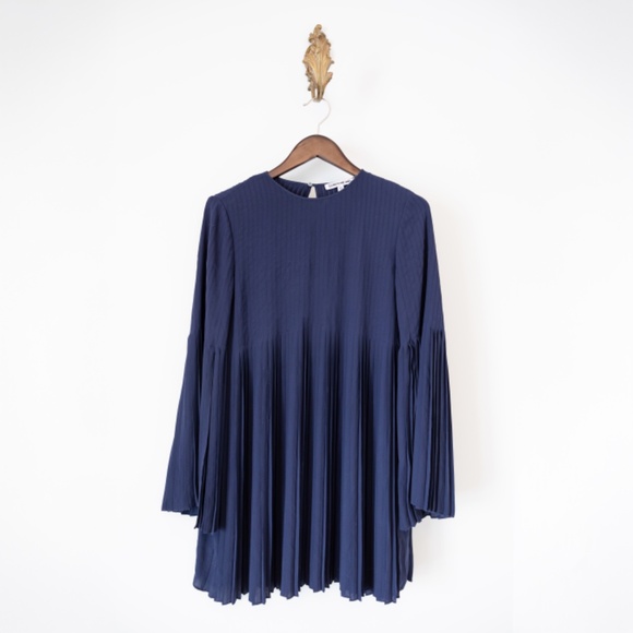 Elizabeth and James Navy Pleated mini dress Size: XS - Picture 3 of 4